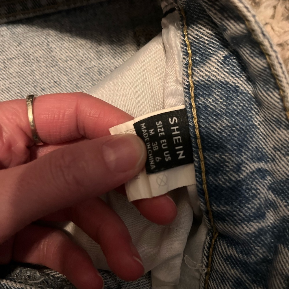 SHEIN ripped Denim Jeans - Picture 3 of 4